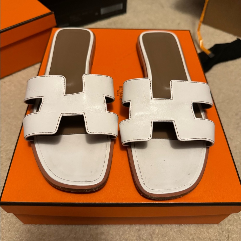 HERMES Oran sandal